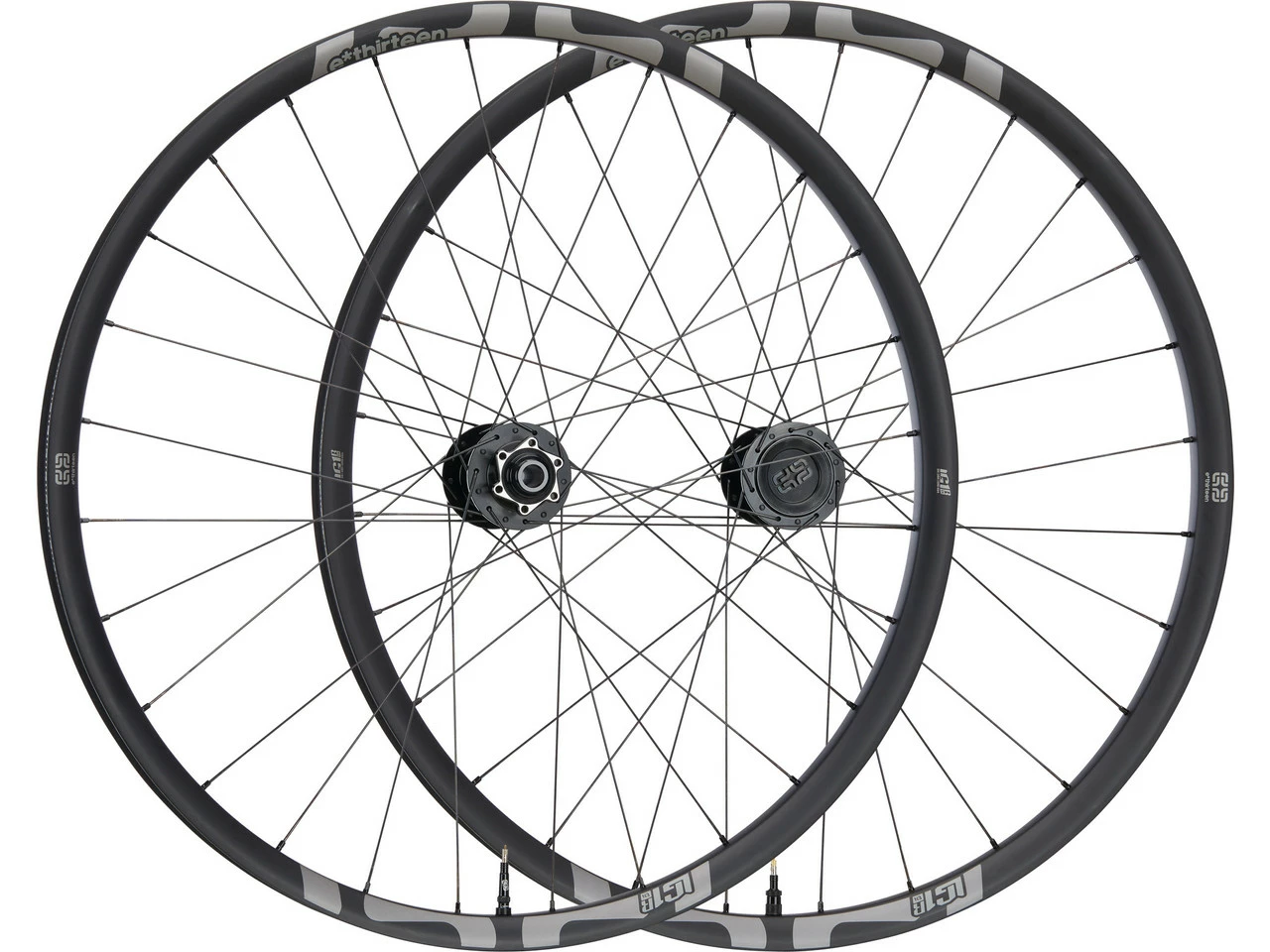 E-thirteen LG1 Race Carbon Enduro Boost 29" Laufradsatz 1 E-thirteen LG1 Race Carbon Enduro Boost 29" Laufradsatz