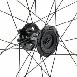 E-thirteen XCX Race IW28 Carbon Boost 29" Laufradsatz -Fulcrum-Laden 400592