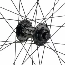 Tune Race 30K4 Endurance Boost Disc Center Lock 29" Laufradsatz -Fulcrum-Laden 429990